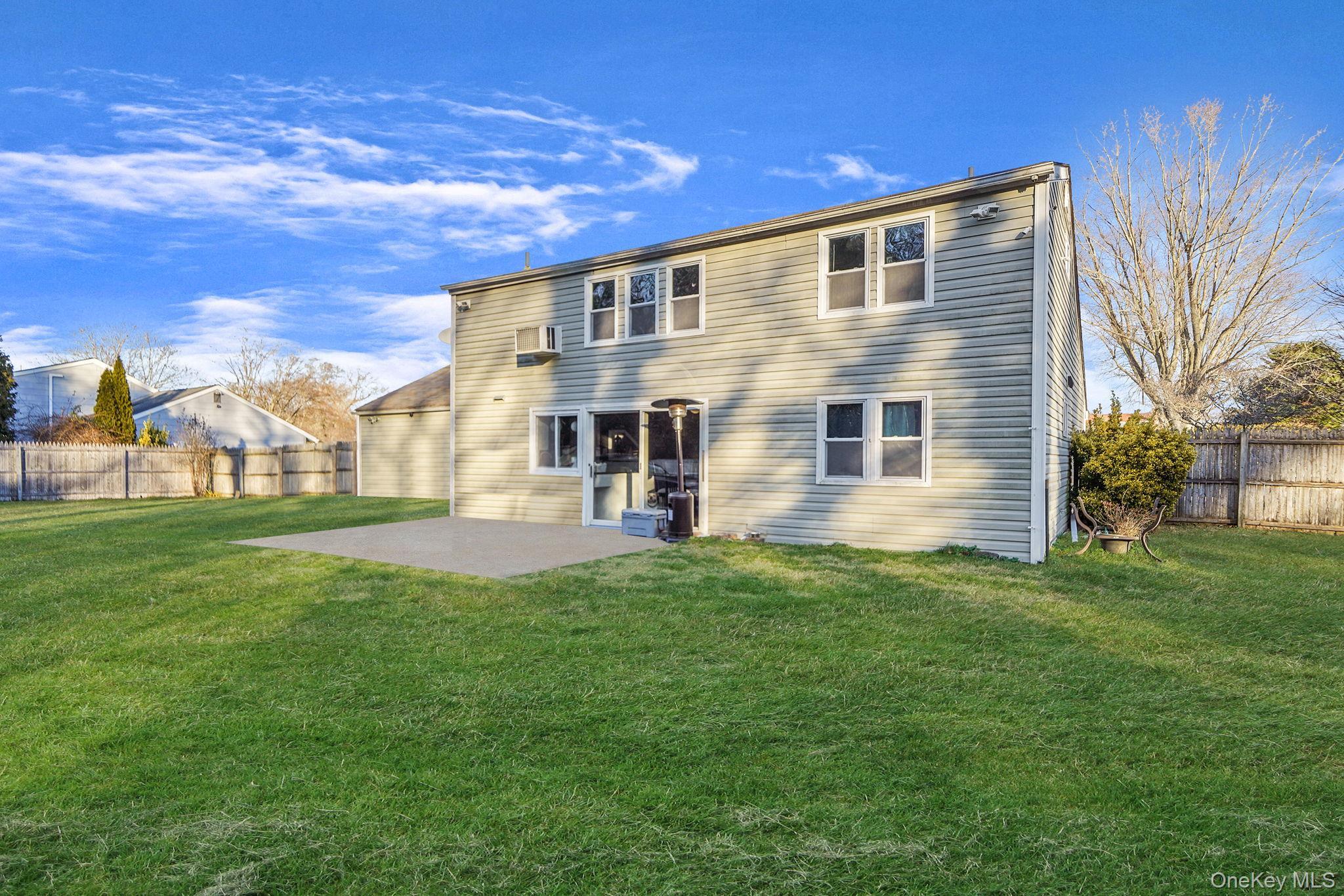 Single Family American  Suffolk County, NY 11727, MLS-929760-23