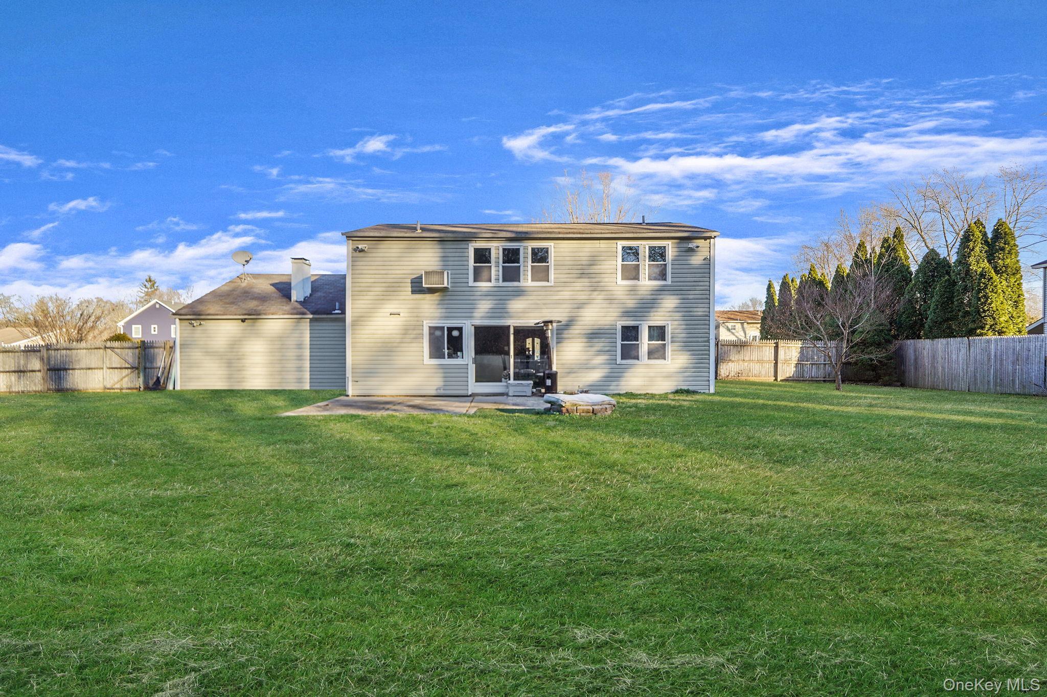 Single Family American  Suffolk County, NY 11727, MLS-929760-24