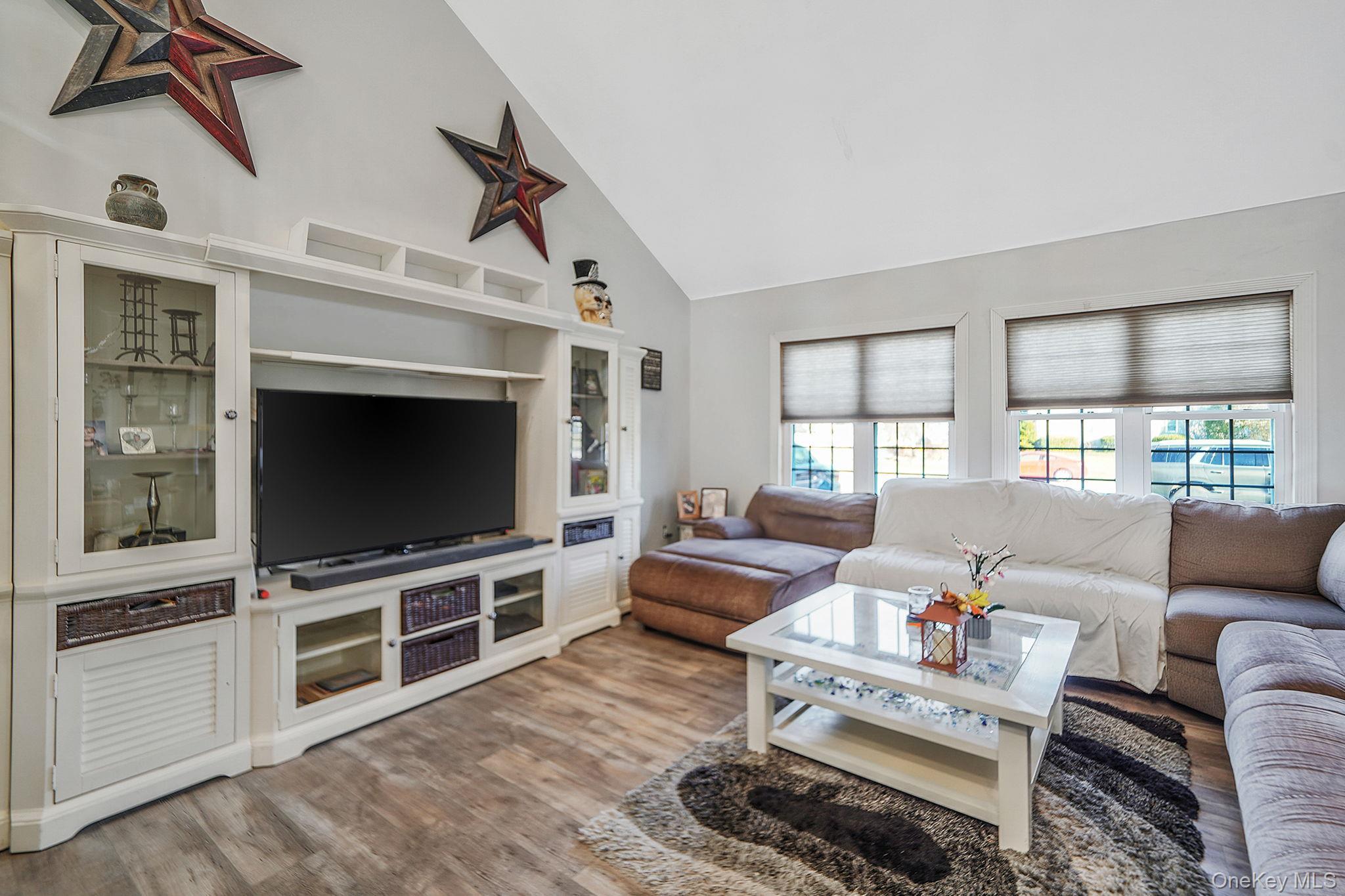 Single Family American  Suffolk County, NY 11727, MLS-929760-4