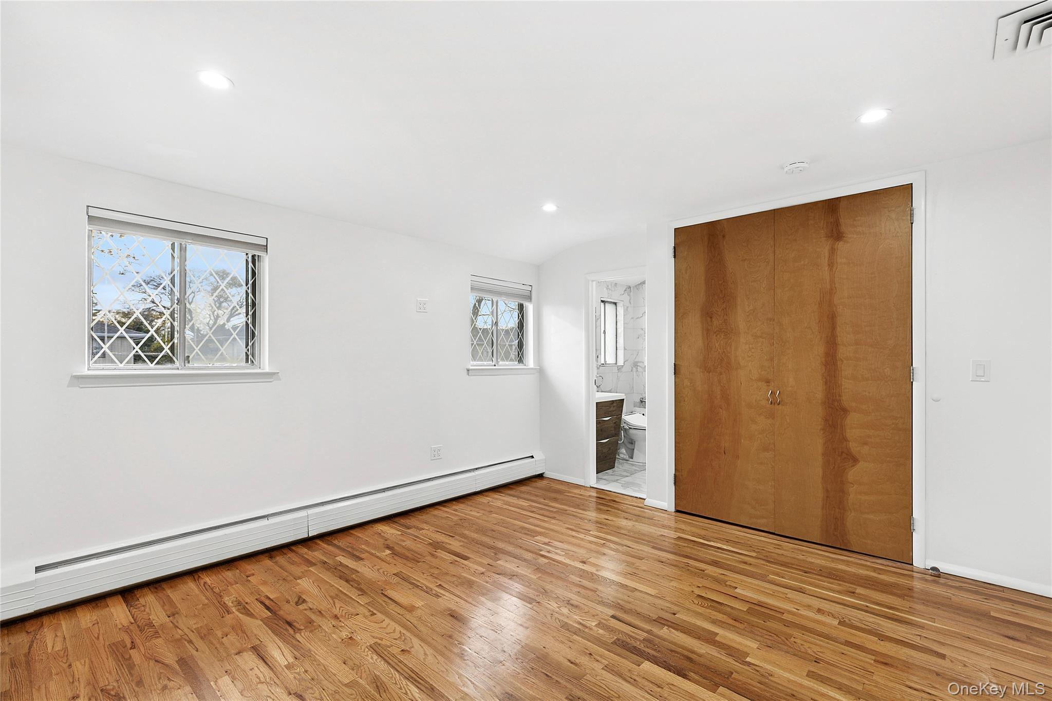 Single Family Eagle Nassau County, NY 11581, MLS-929762-12