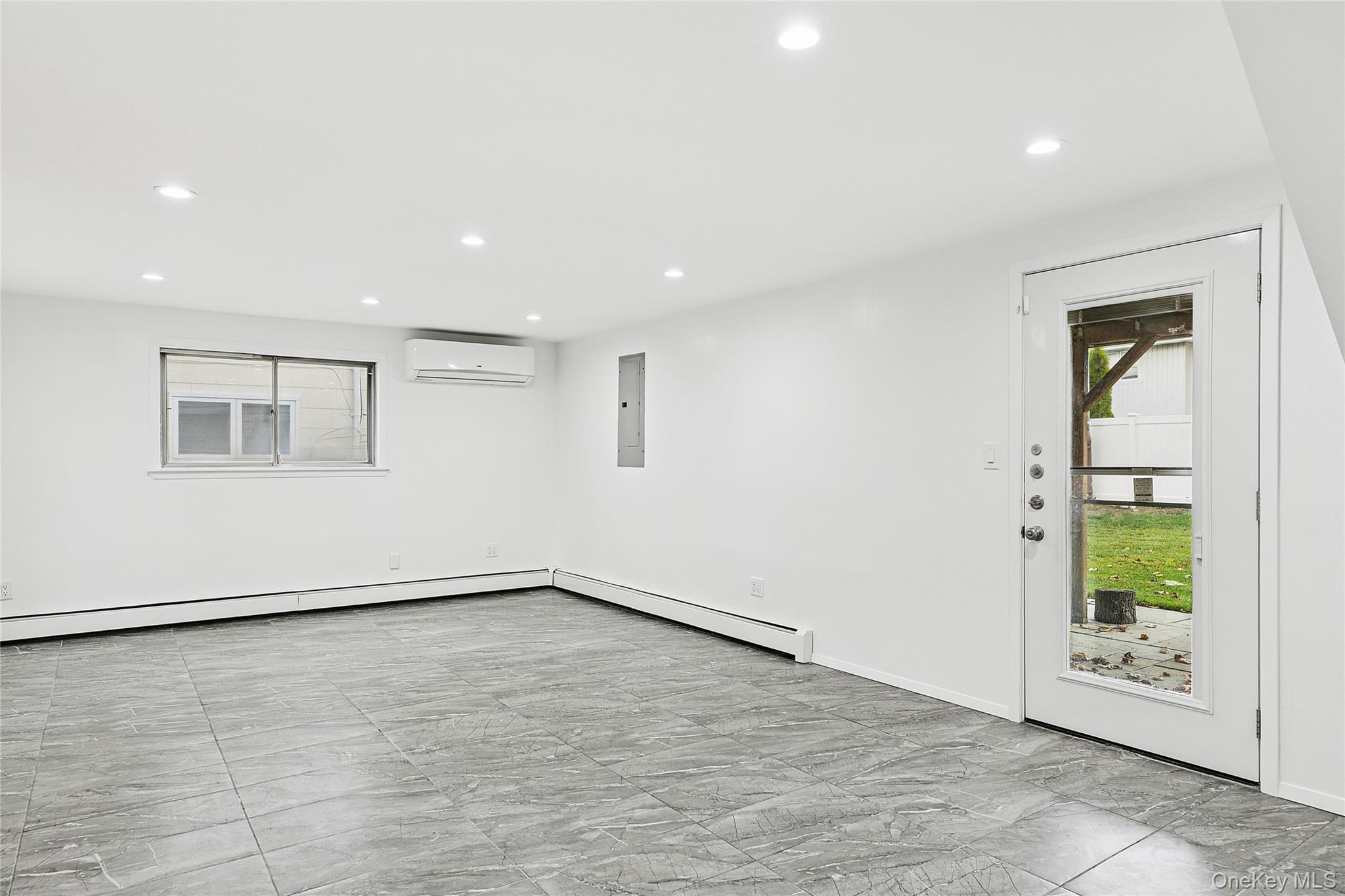 Single Family Eagle Nassau County, NY 11581, MLS-929762-19