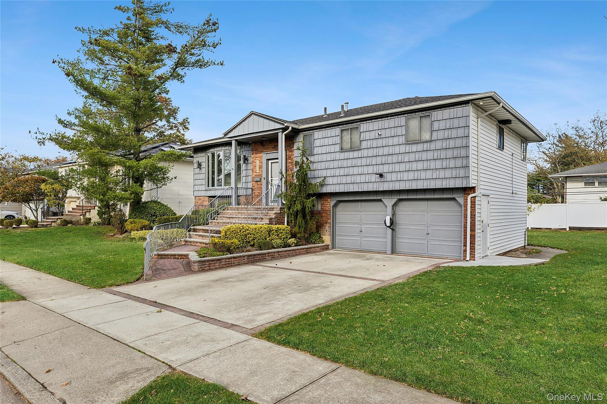 Single Family Eagle Nassau County, NY 11581, MLS-929762-2