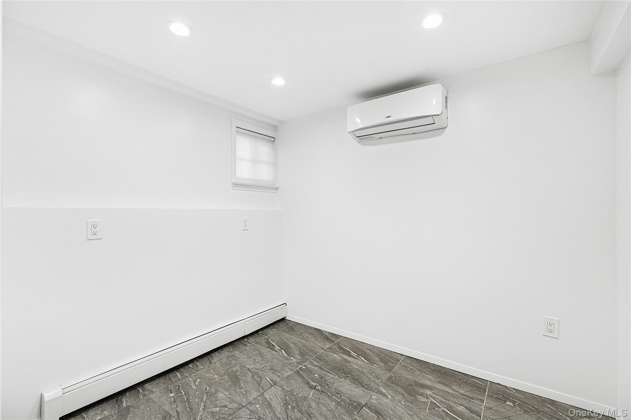 Single Family Eagle Nassau County, NY 11581, MLS-929762-21