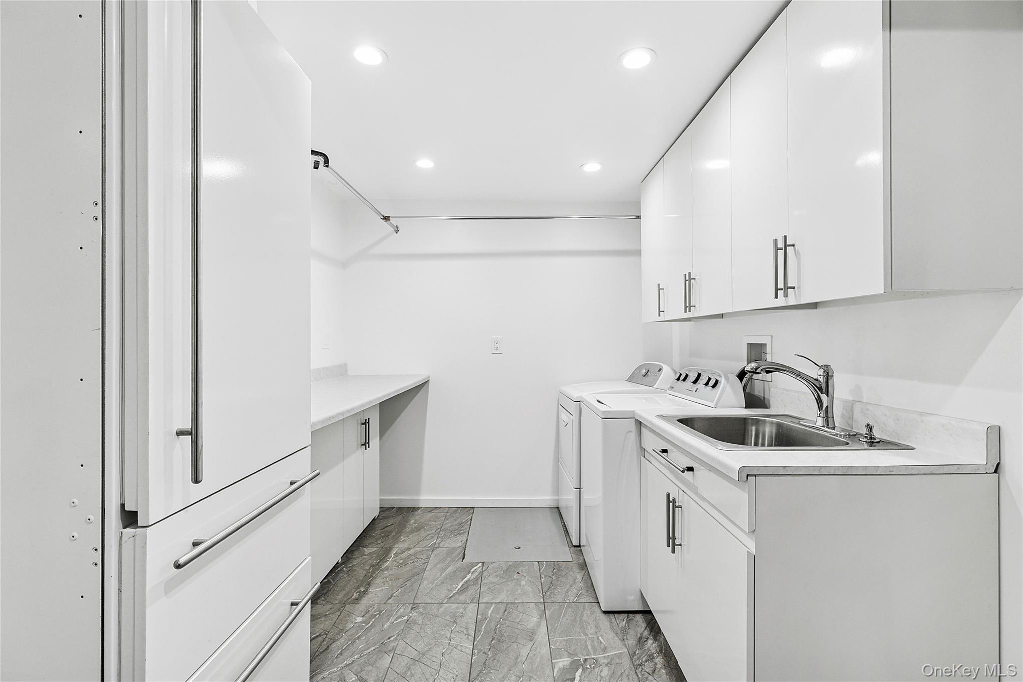 Single Family Eagle Nassau County, NY 11581, MLS-929762-22