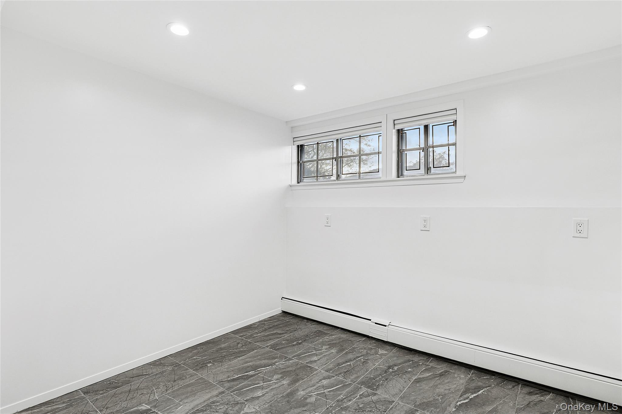 Single Family Eagle Nassau County, NY 11581, MLS-929762-23