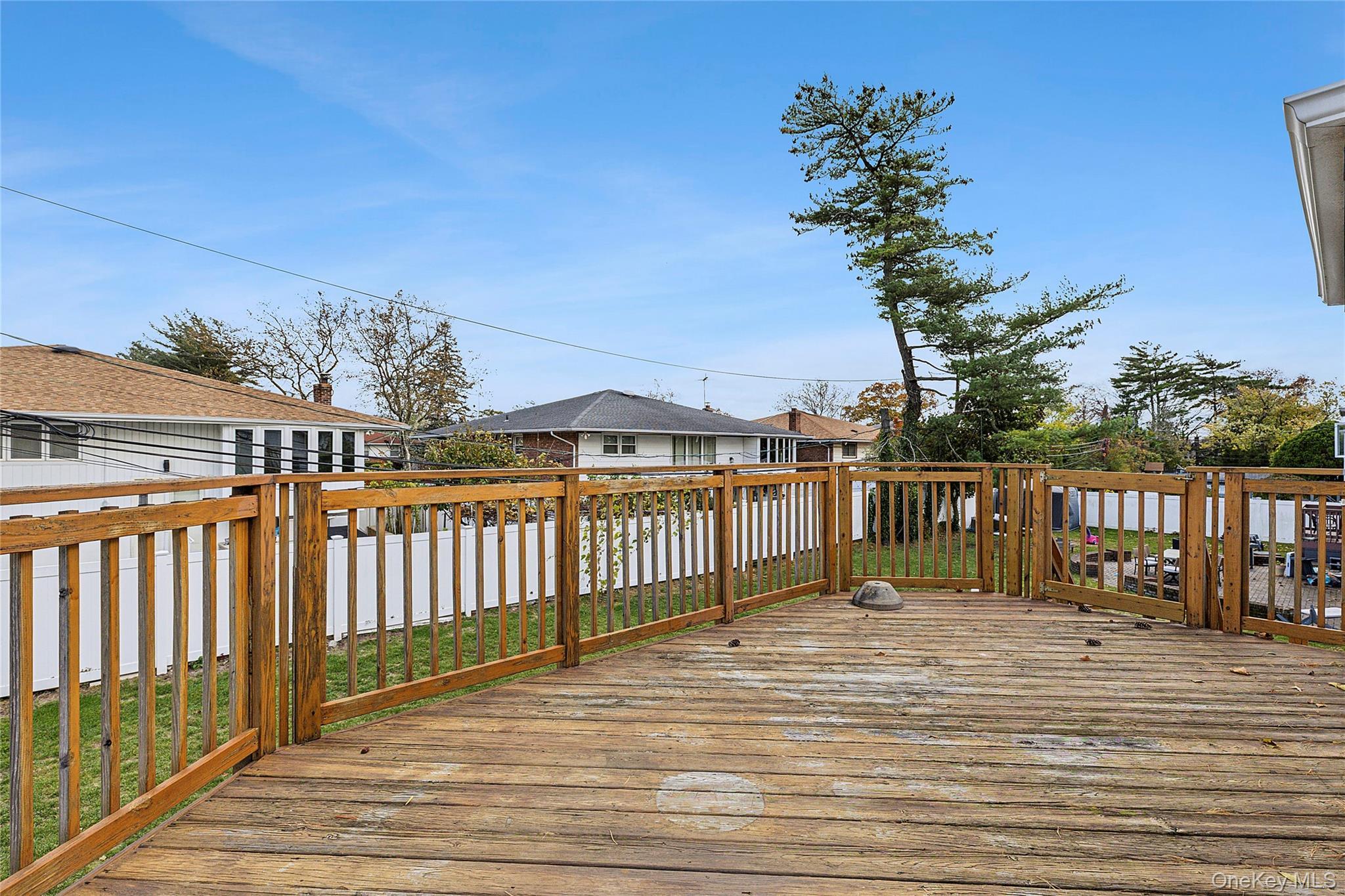 Single Family Eagle Nassau County, NY 11581, MLS-929762-25