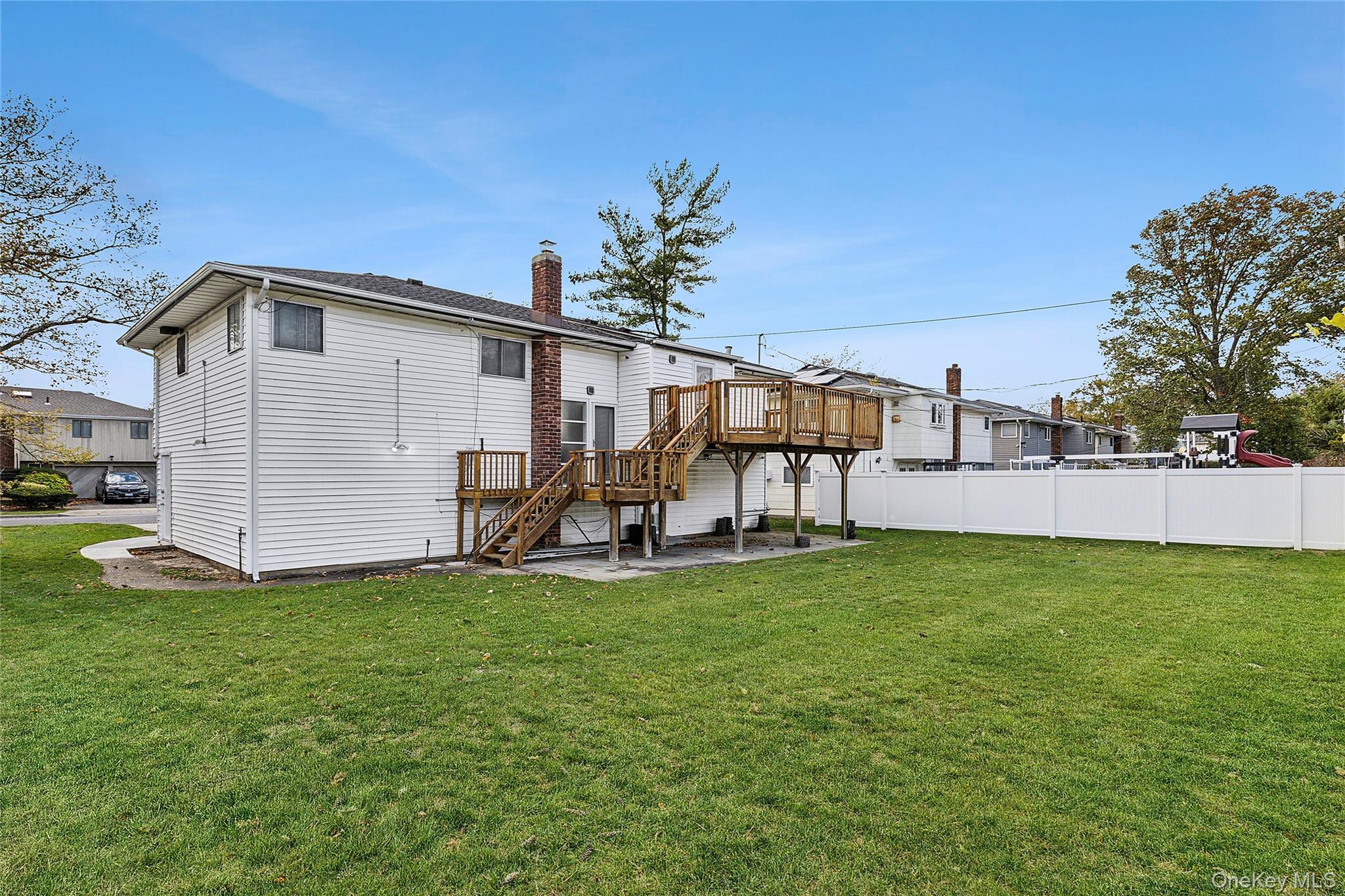 Single Family Eagle Nassau County, NY 11581, MLS-929762-26