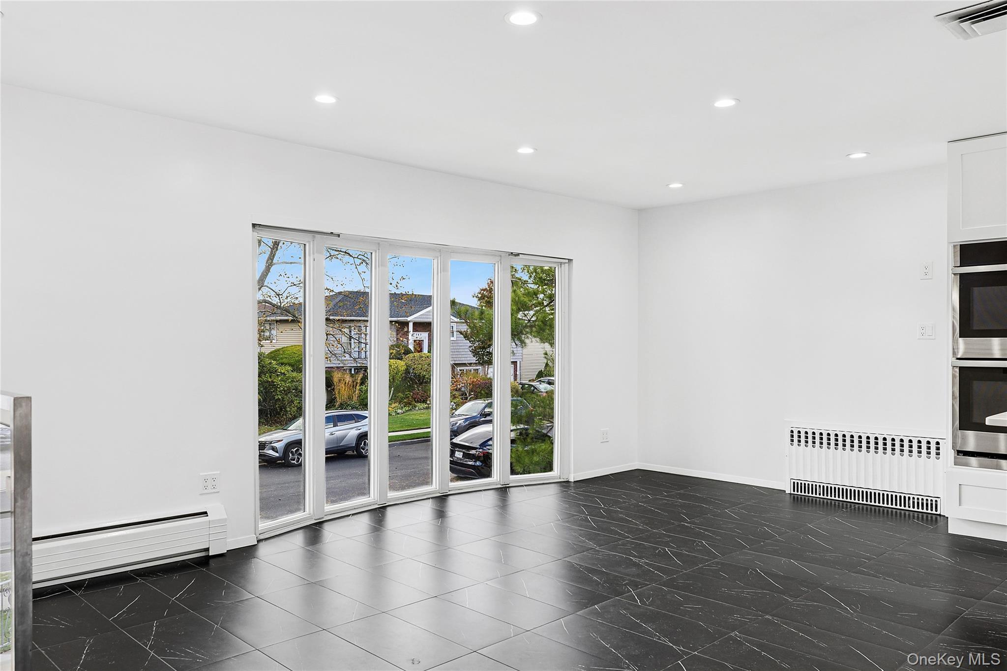 Single Family Eagle Nassau County, NY 11581, MLS-929762-5