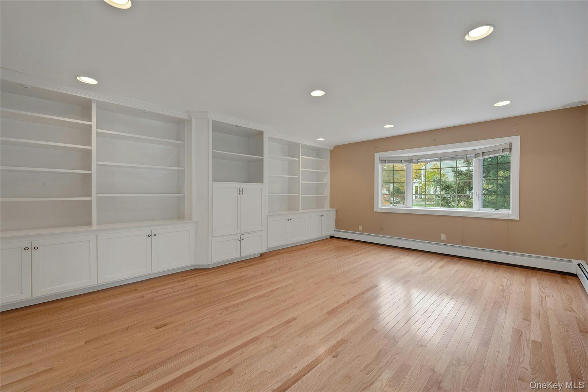 Single Family Clarence  Westchester County, NY 10583, MLS-929765-17