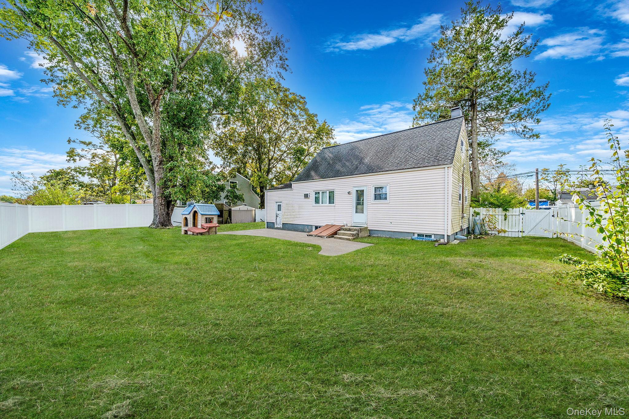 Single Family Devon Suffolk County, NY 11763, MLS-929767-25