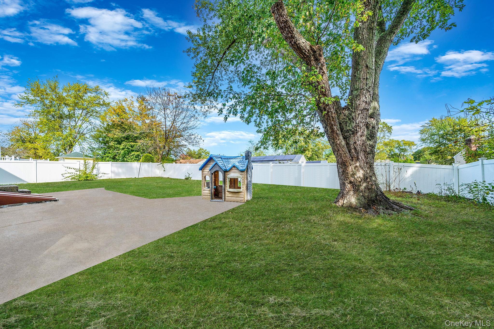 Single Family Devon  Suffolk County, NY 11763, MLS-929767-27