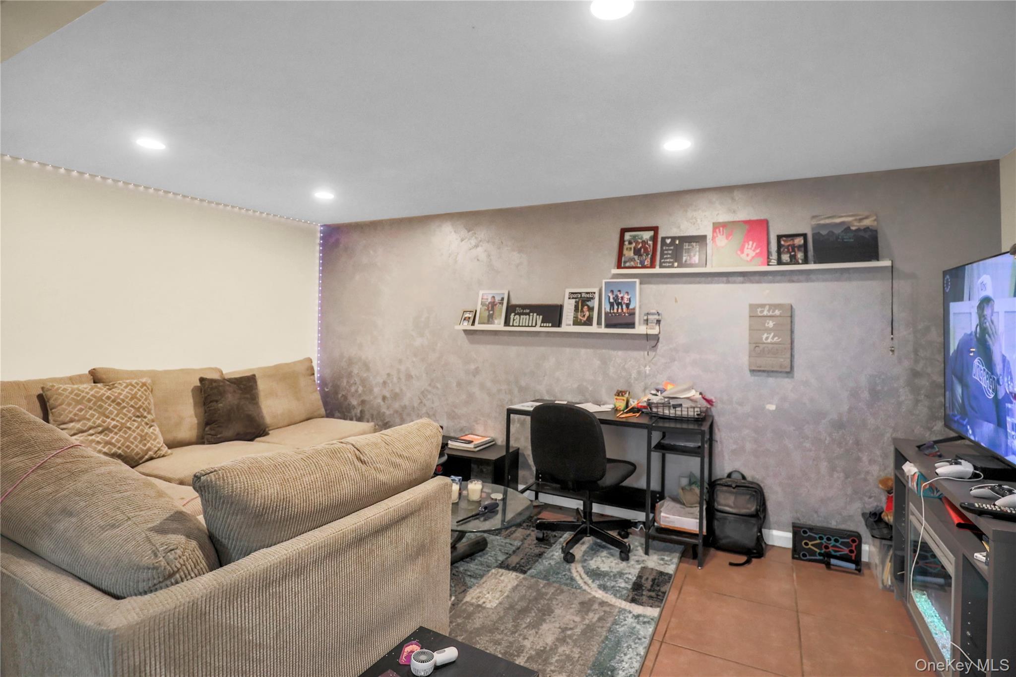 Single Family Berkshire  Nassau County, NY 11566, MLS-929770-19