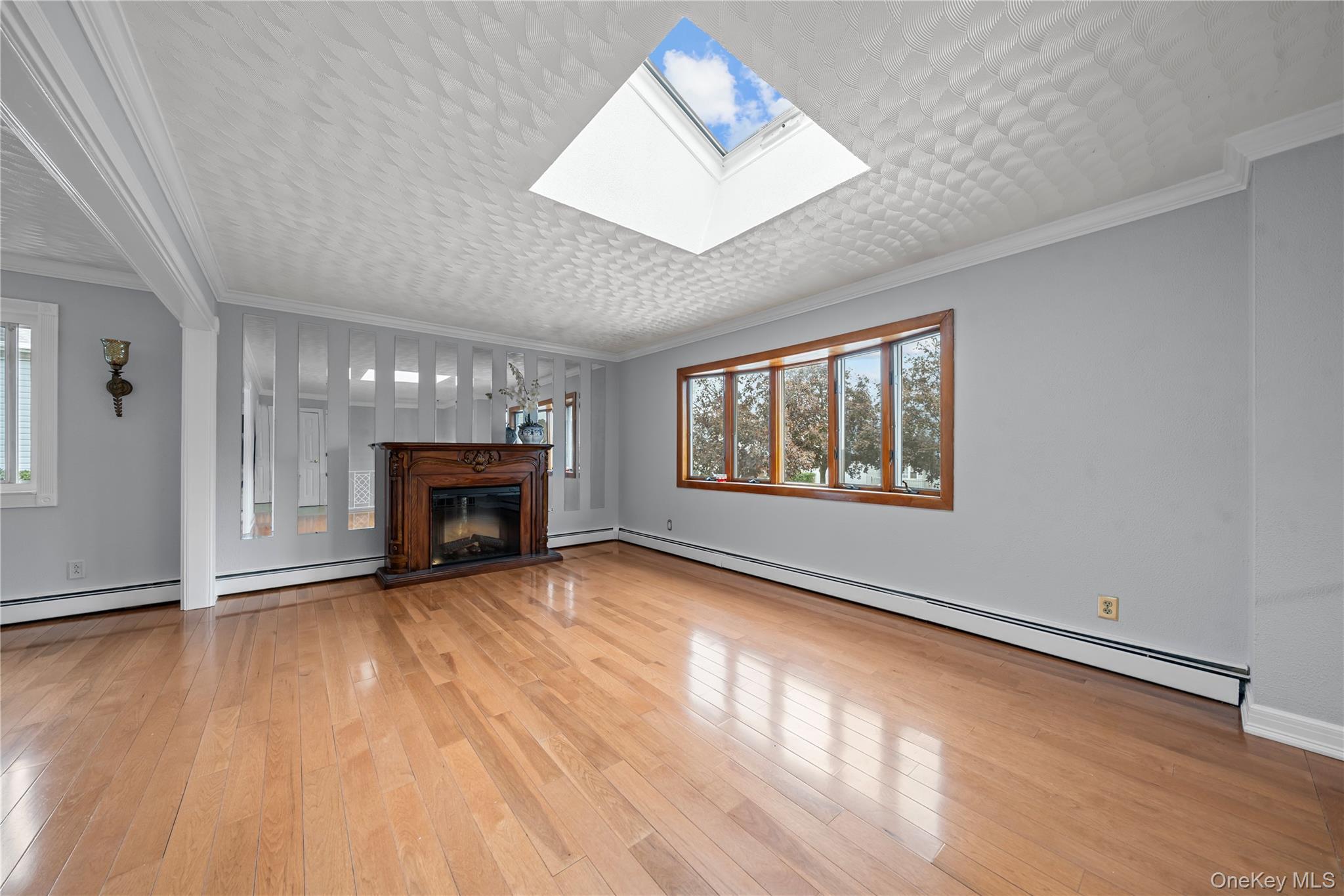 Single Family Angevine  Nassau County, NY 11550, MLS-929829-11