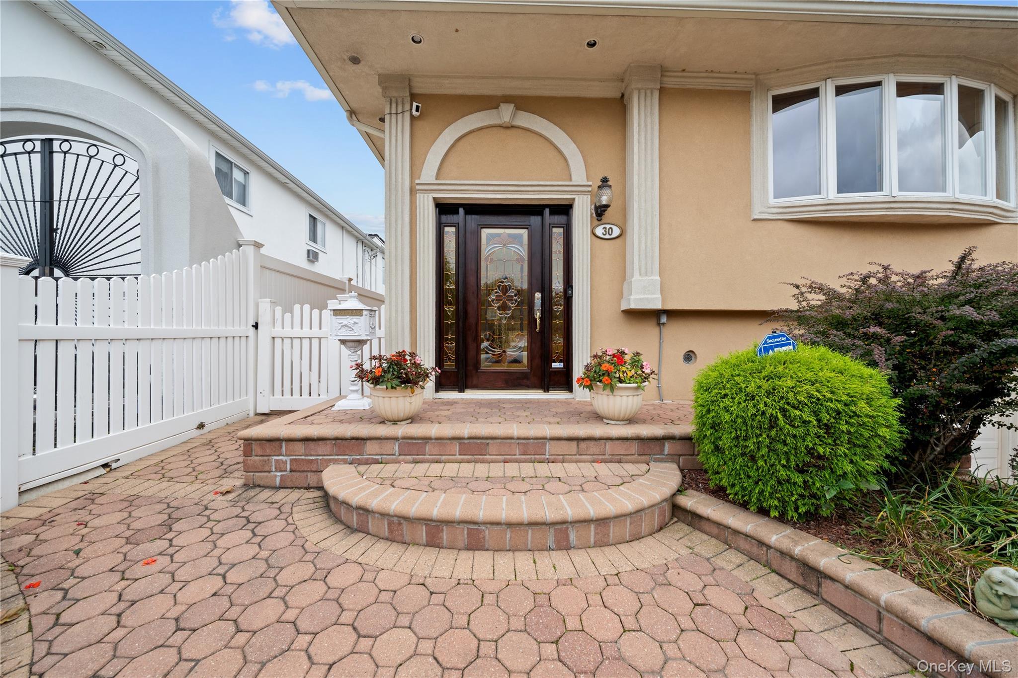 Single Family Angevine  Nassau County, NY 11550, MLS-929829-2