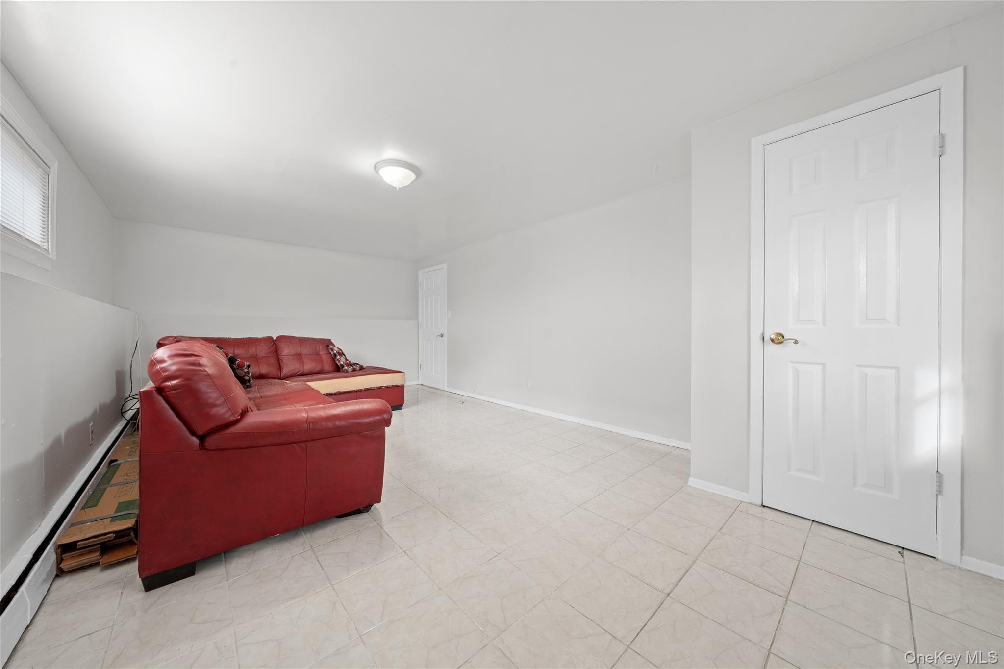 Single Family Angevine  Nassau County, NY 11550, MLS-929829-35