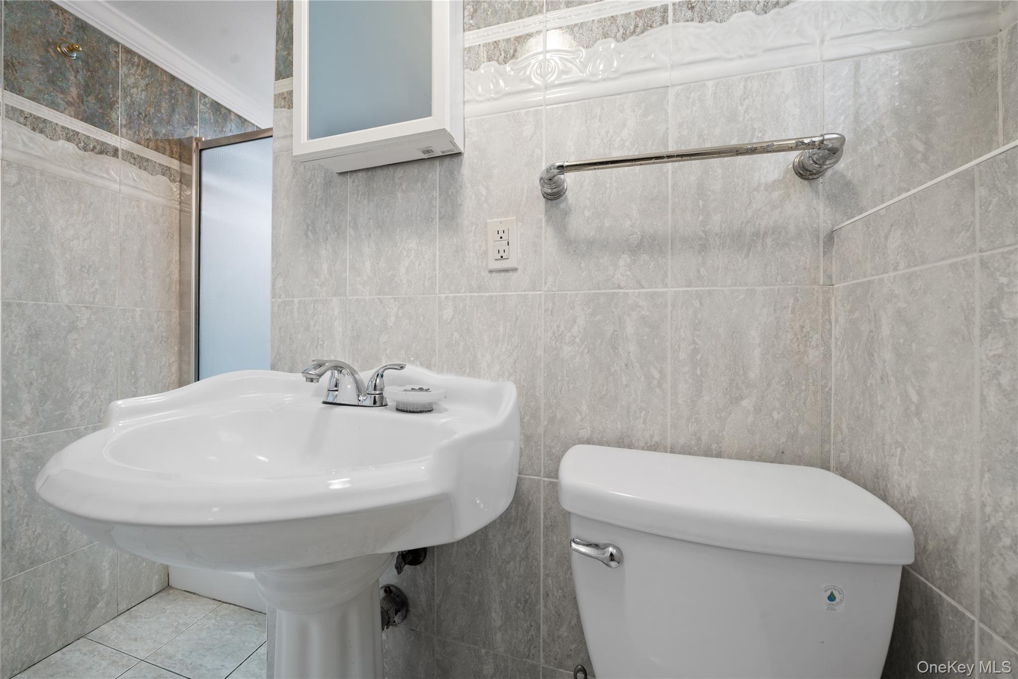 Single Family Angevine  Nassau County, NY 11550, MLS-929829-37