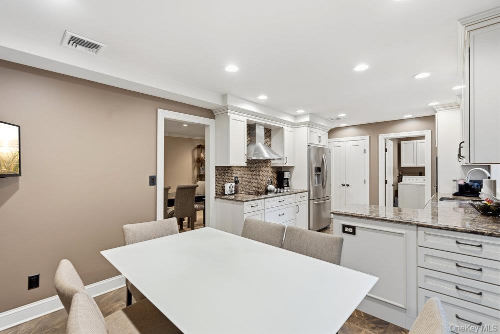 Single Family Aron Nassau County, NY 11797, MLS-929849-17