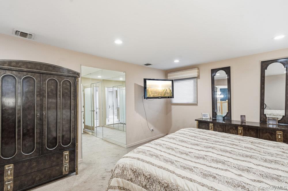 Single Family Aron Nassau County, NY 11797, MLS-929849-23