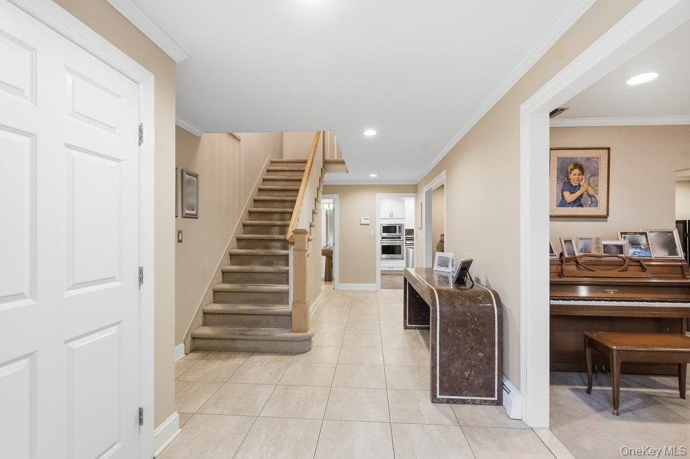 Single Family Aron Nassau County, NY 11797, MLS-929849-3