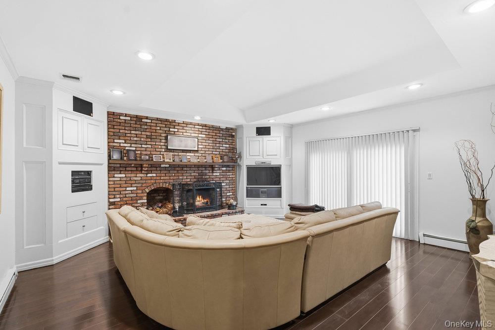 Single Family Aron Nassau County, NY 11797, MLS-929849-7