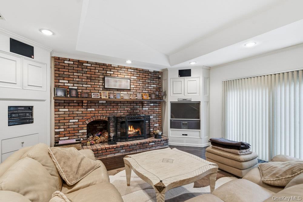 Single Family Aron Nassau County, NY 11797, MLS-929849-8