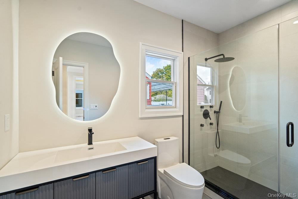 Single Family Netz Nassau County, NY 11507, MLS-929882-22