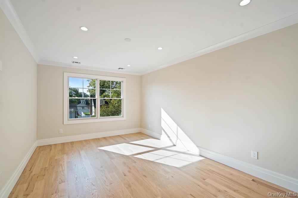 Single Family Netz Nassau County, NY 11507, MLS-929882-30