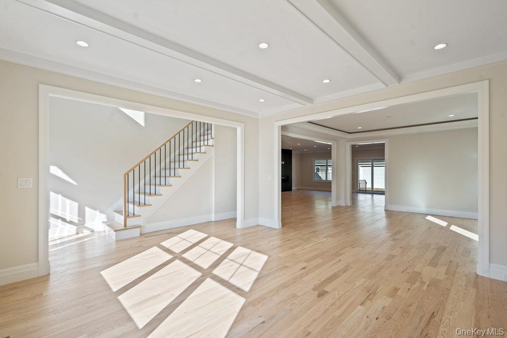 Single Family Netz Nassau County, NY 11507, MLS-929882-6