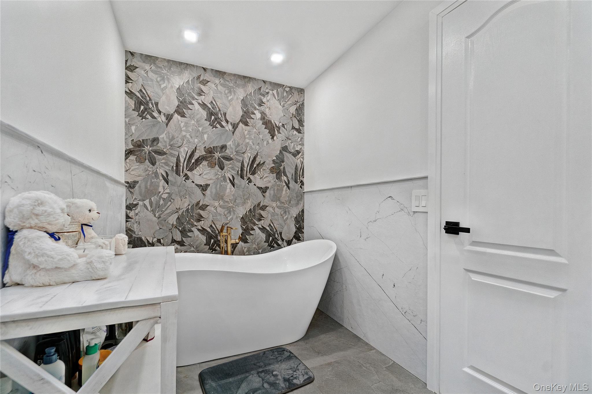 Single Family 86 Queens, NY 11414, MLS-929888-14