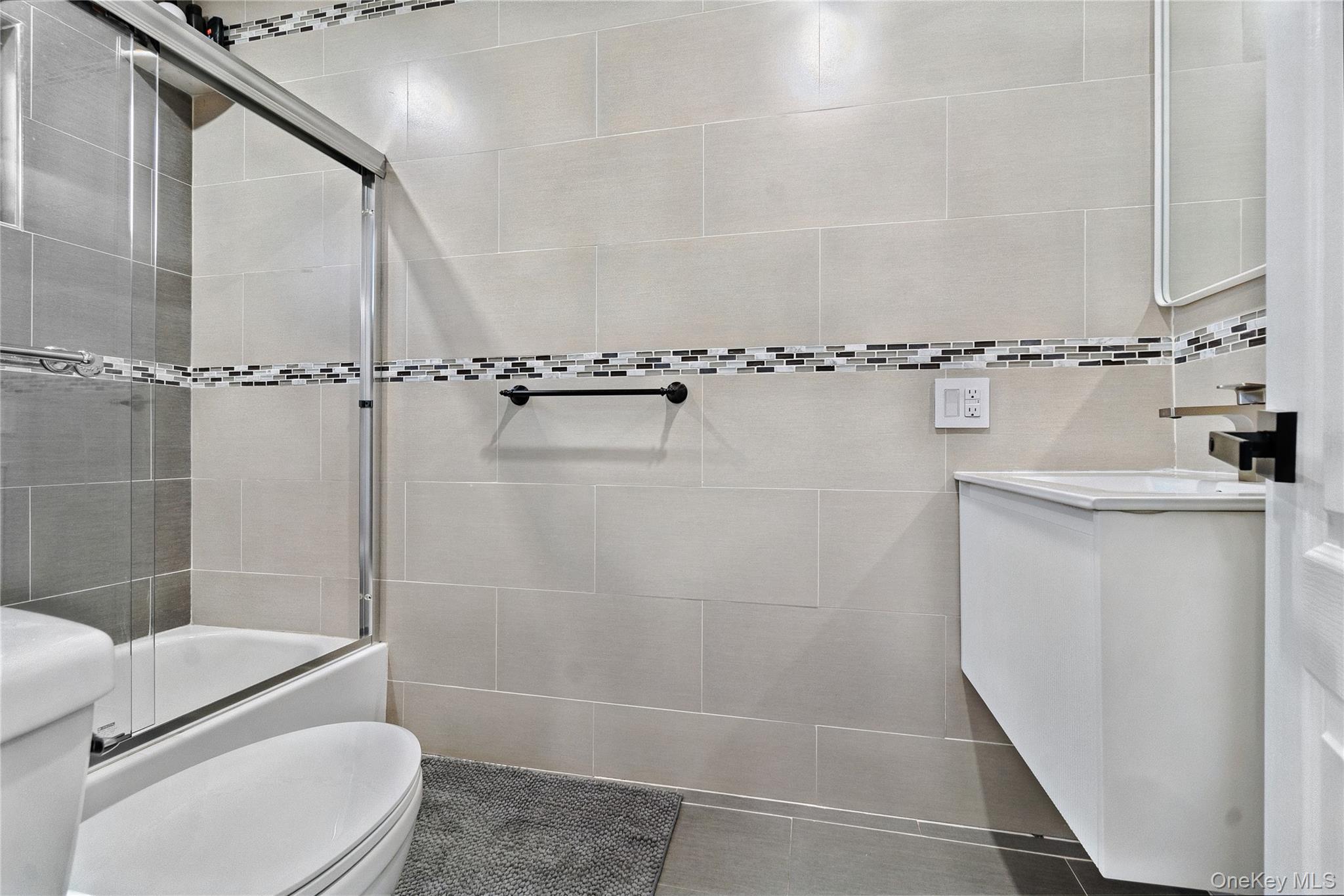 Single Family 86 Queens, NY 11414, MLS-929888-17