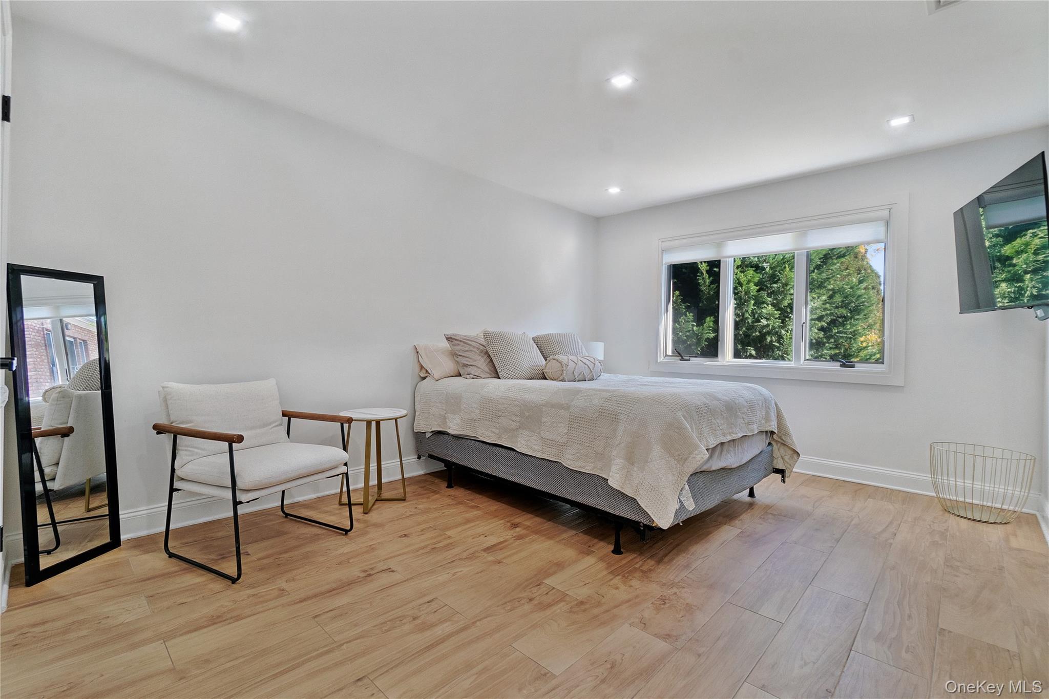 Single Family 86 Queens, NY 11414, MLS-929888-19