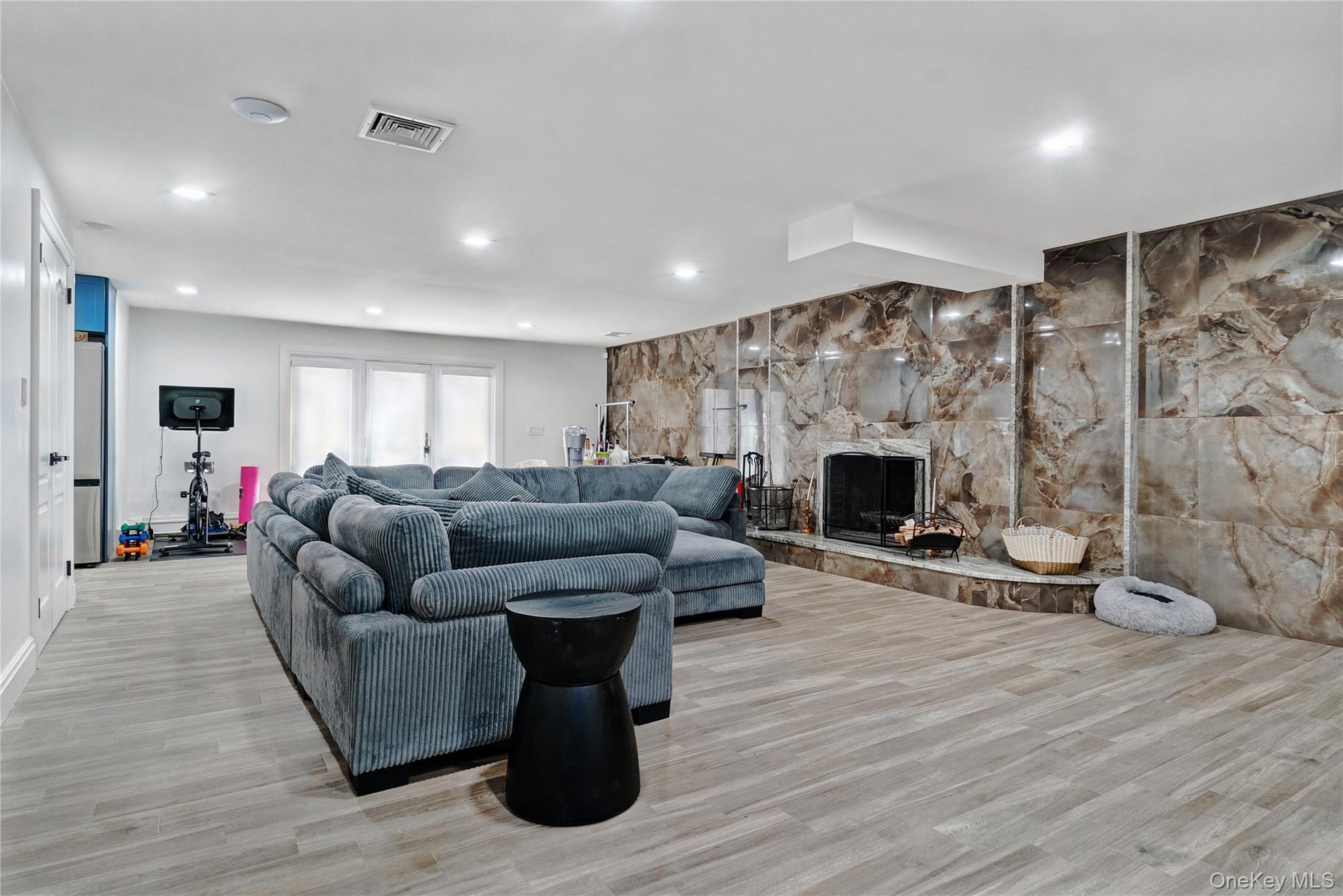 Single Family 86 Queens, NY 11414, MLS-929888-24