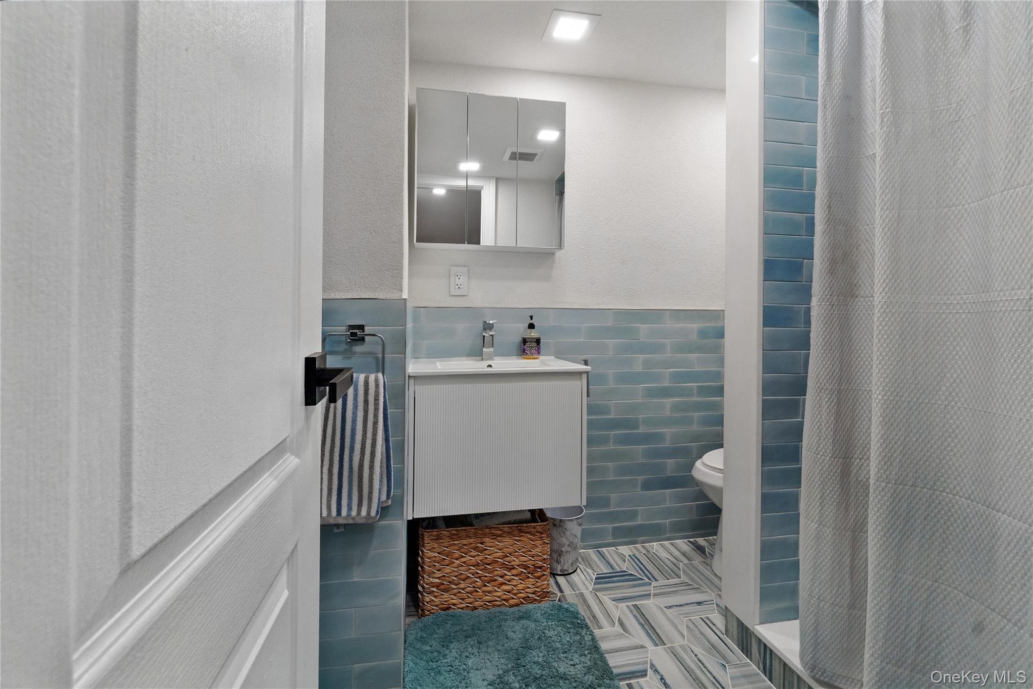 Single Family 86 Queens, NY 11414, MLS-929888-26