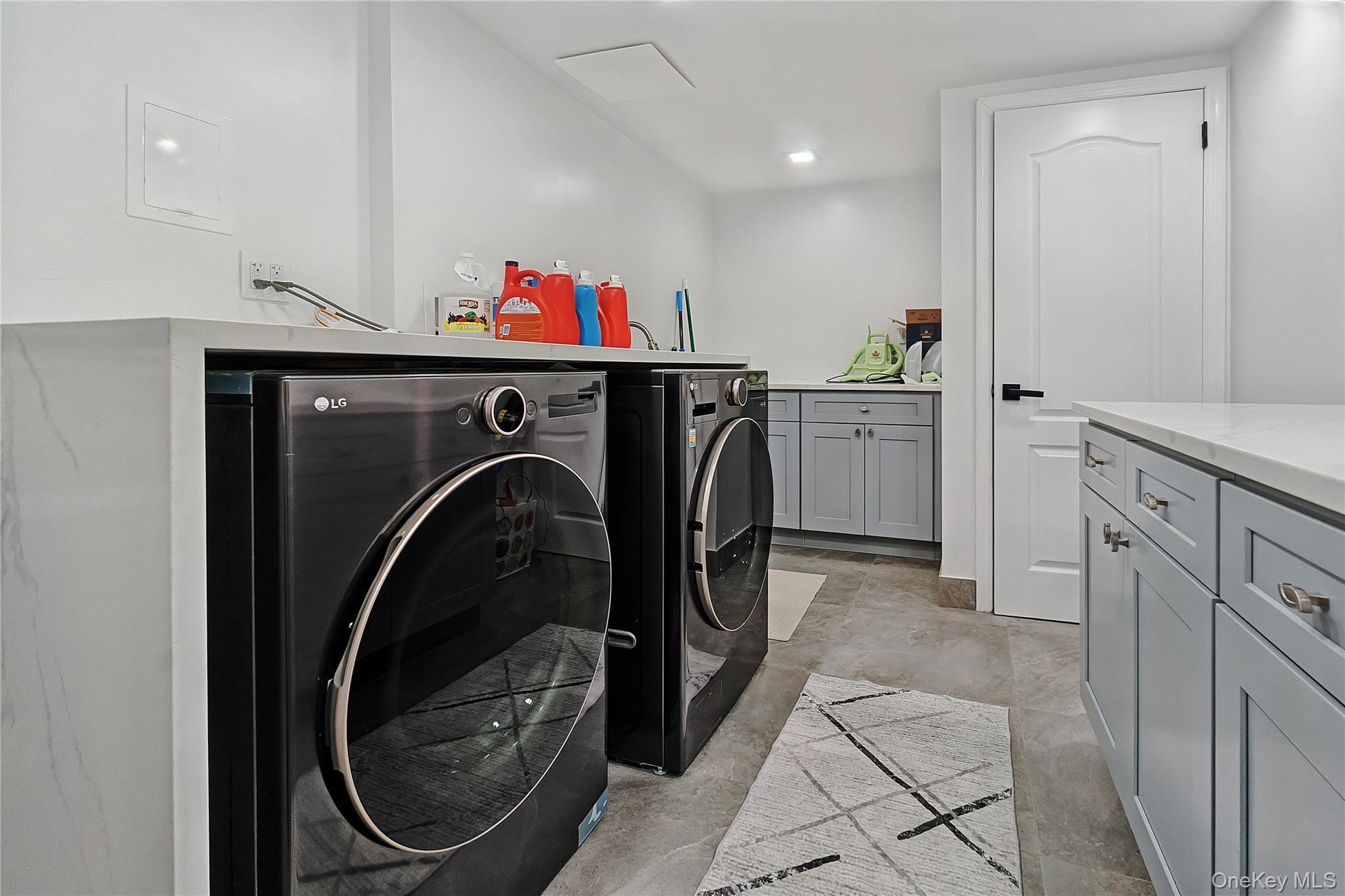 Single Family 86 Queens, NY 11414, MLS-929888-33