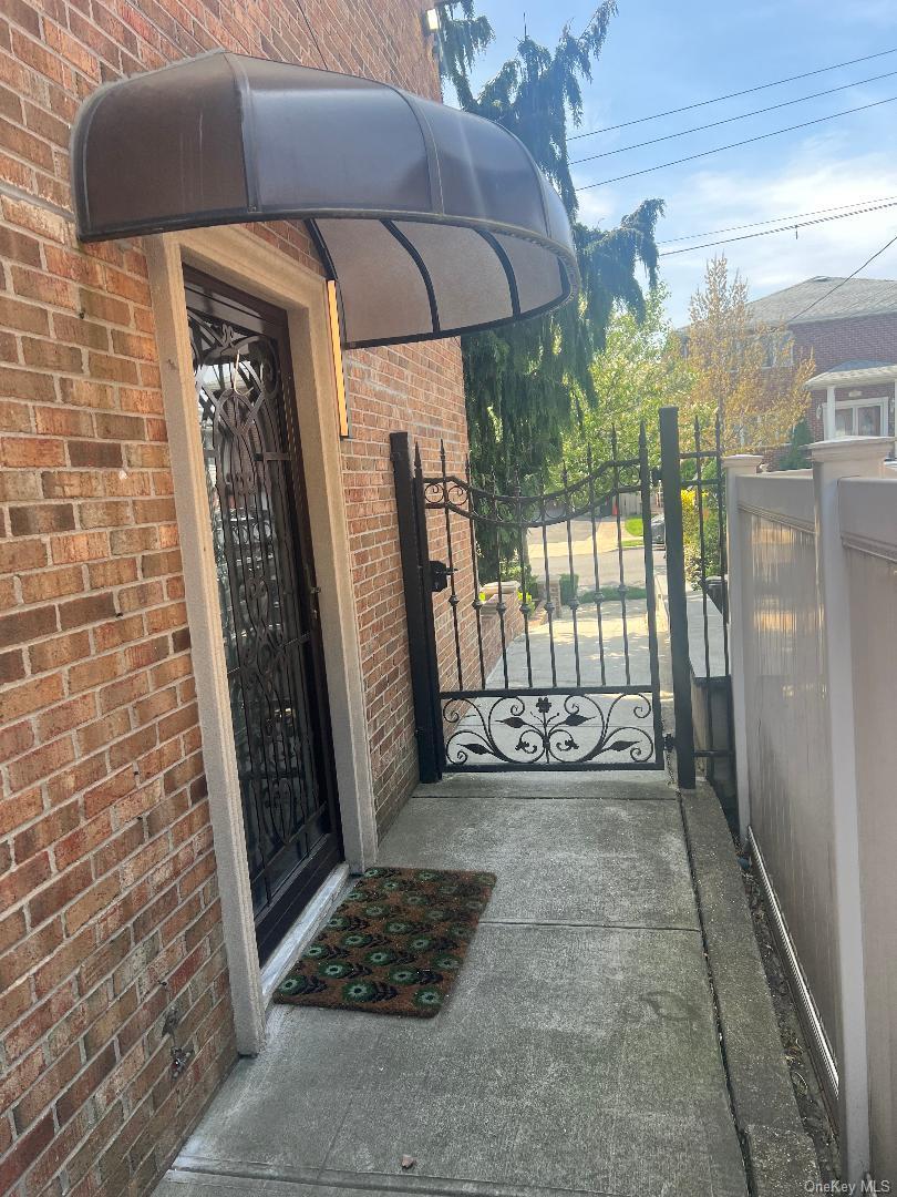 Single Family 86 Queens, NY 11414, MLS-929888-37