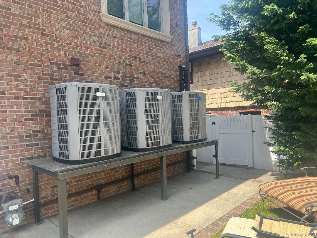 Single Family 86 Queens, NY 11414, MLS-929888-38