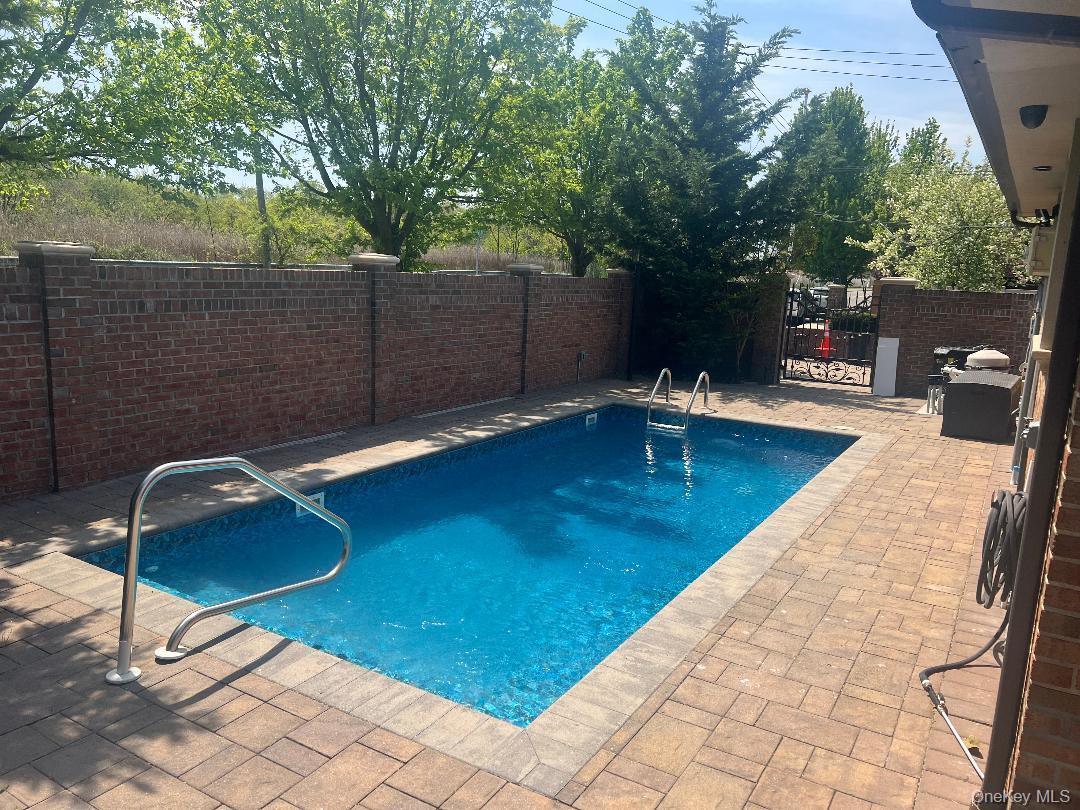 Single Family 86  Queens, NY 11414, MLS-929888-39