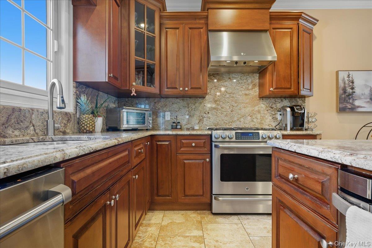 Single Family Belmont  Nassau County, NY 11040, MLS-929895-26