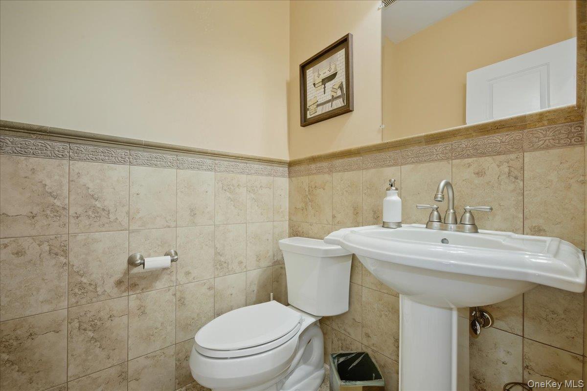 Single Family Belmont  Nassau County, NY 11040, MLS-929895-29