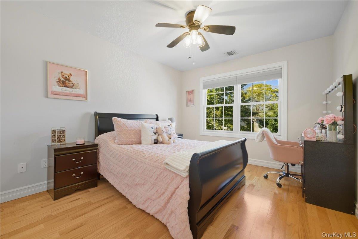 Single Family Belmont  Nassau County, NY 11040, MLS-929895-36