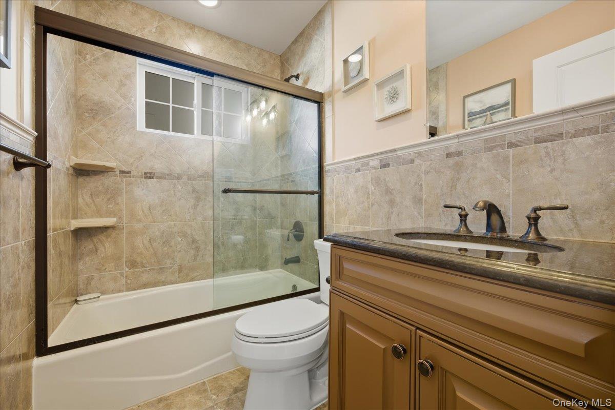 Single Family Belmont  Nassau County, NY 11040, MLS-929895-38