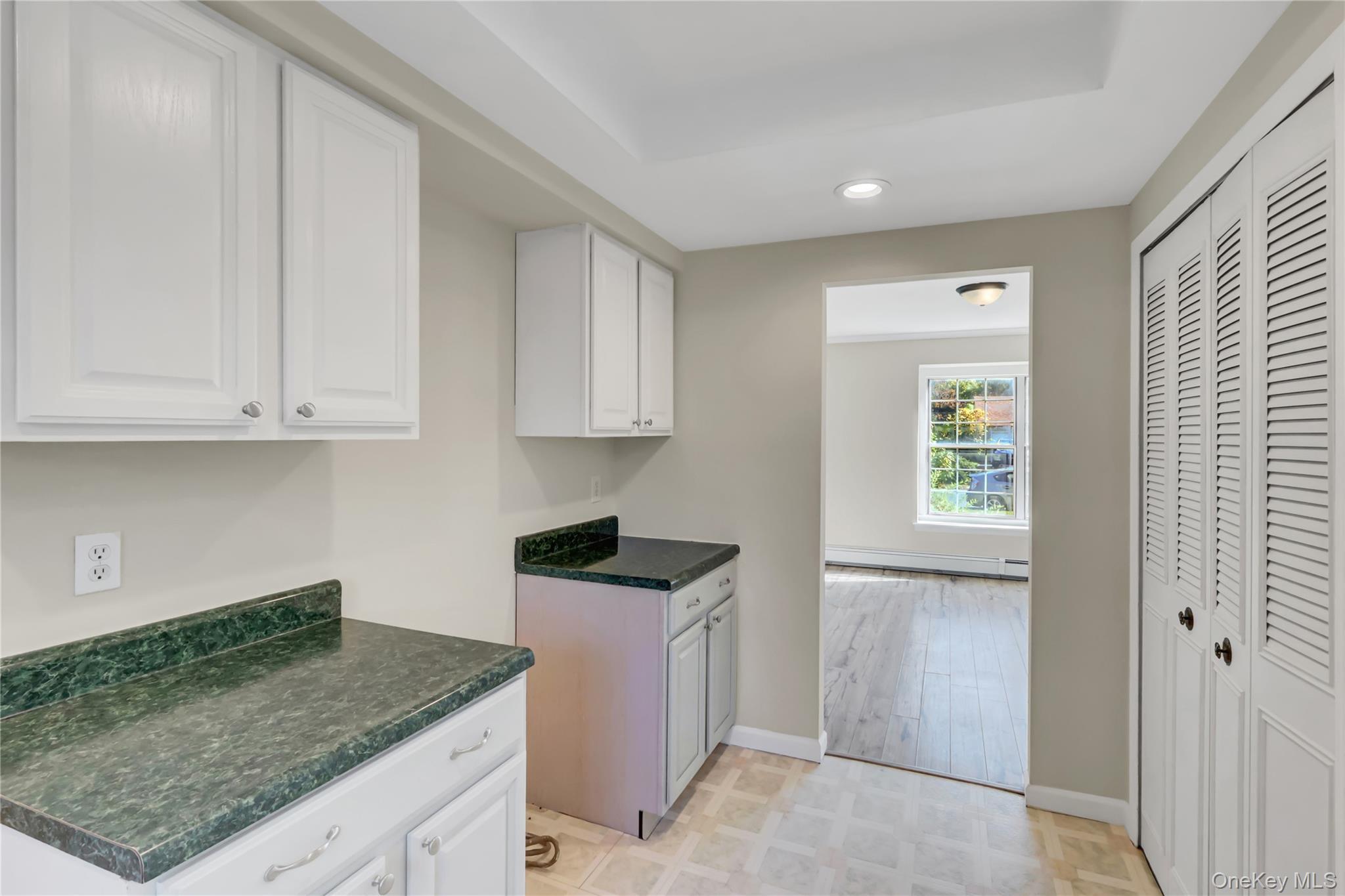 Single Family Gabon Suffolk County, NY 11727, MLS-929917-11