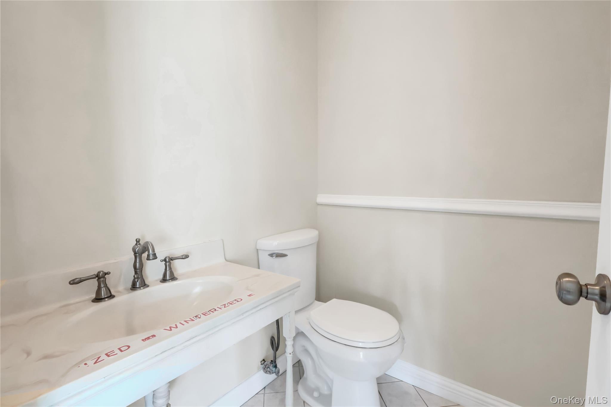 Single Family Gabon Suffolk County, NY 11727, MLS-929917-13