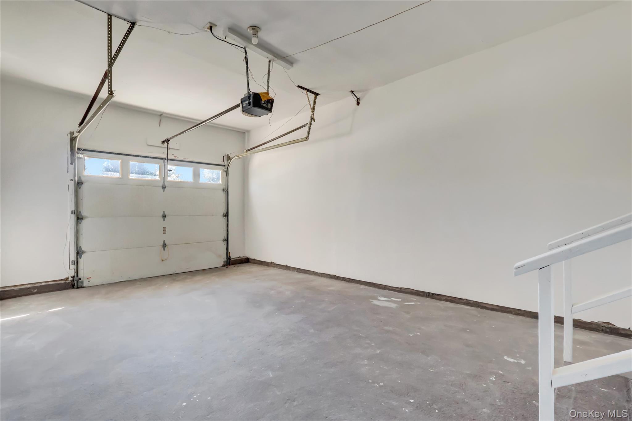 Single Family Gabon Suffolk County, NY 11727, MLS-929917-14