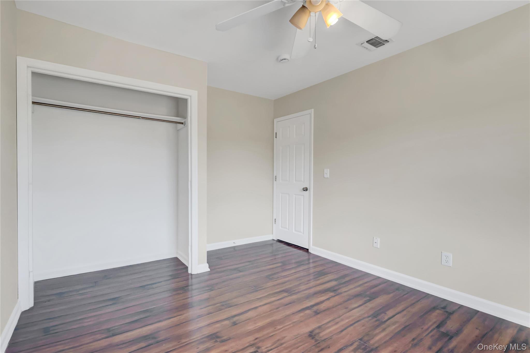 Single Family Gabon Suffolk County, NY 11727, MLS-929917-19