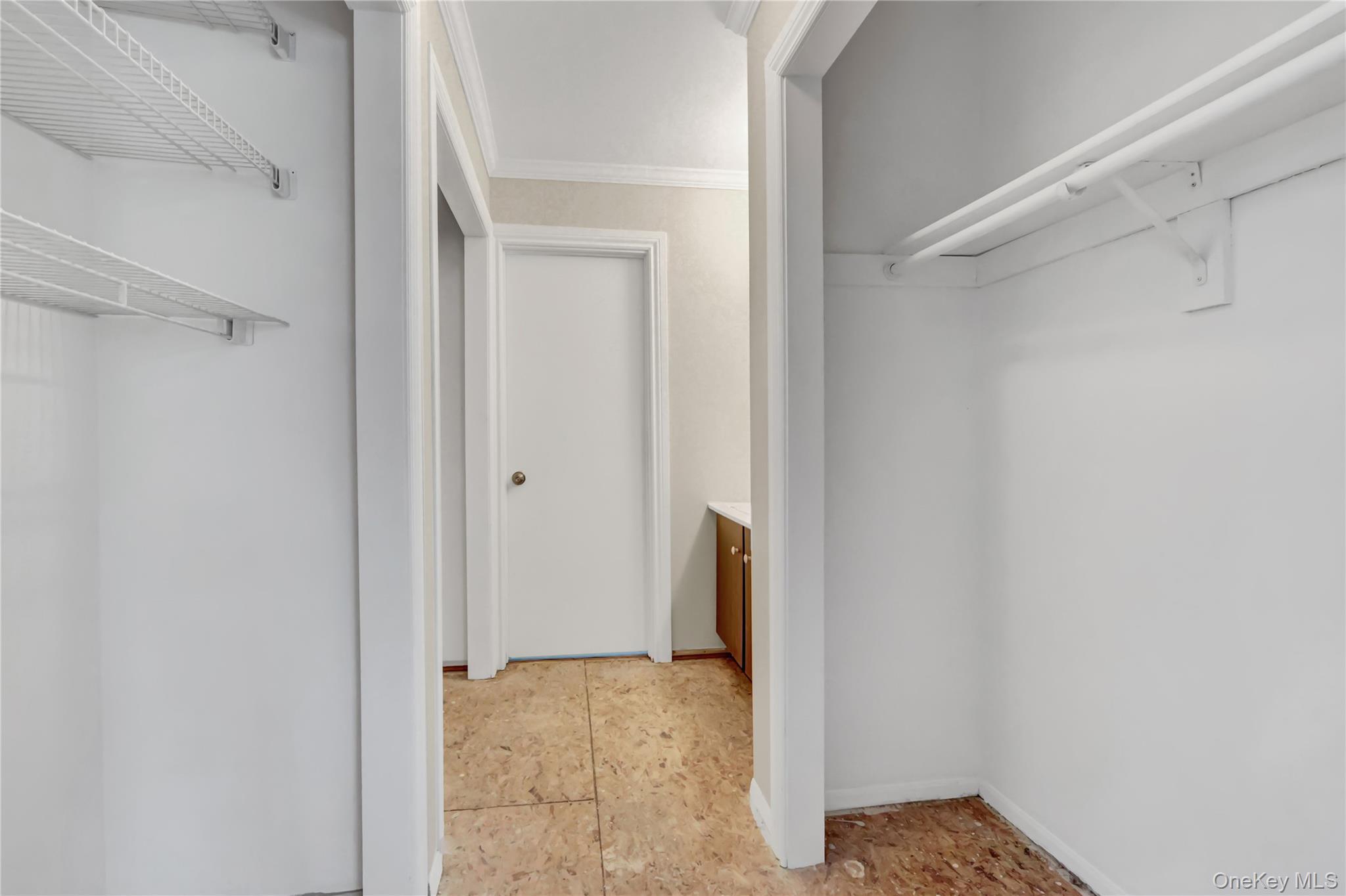 Single Family Gabon Suffolk County, NY 11727, MLS-929917-23