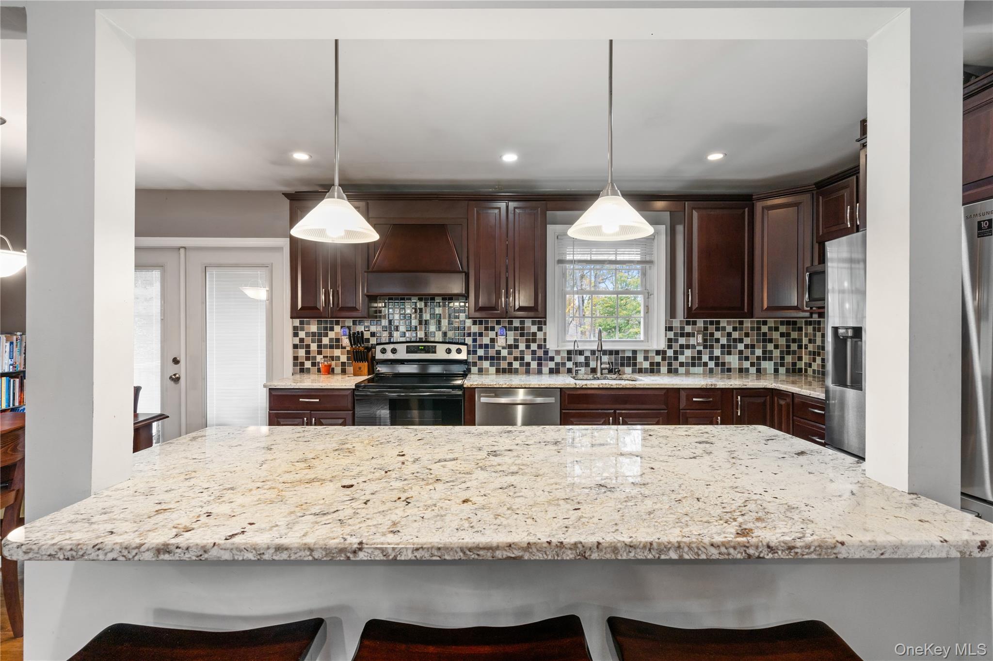 Single Family Hilltop  Westchester County, NY 10560, MLS-929960-10