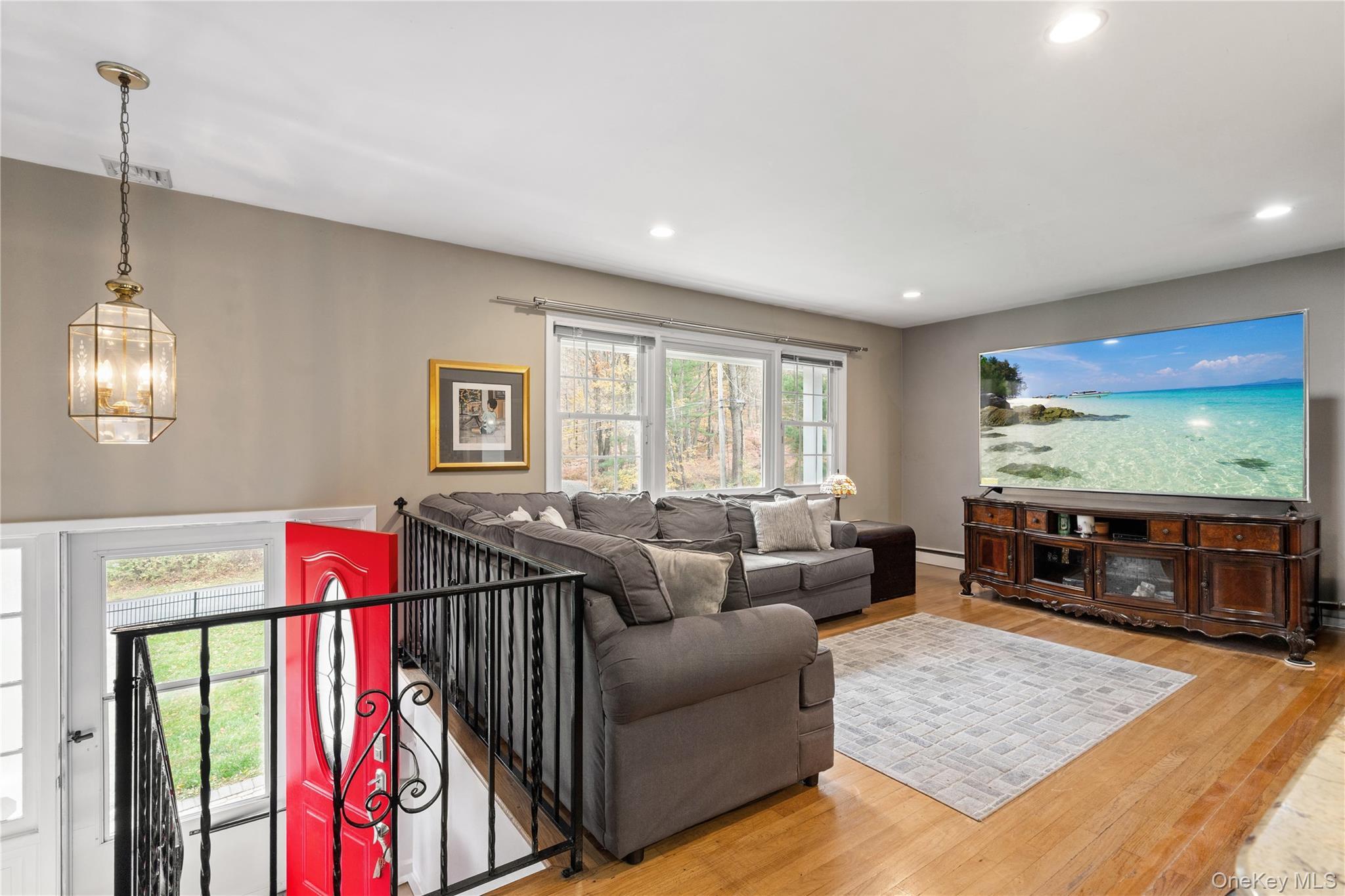 Single Family Hilltop  Westchester County, NY 10560, MLS-929960-8