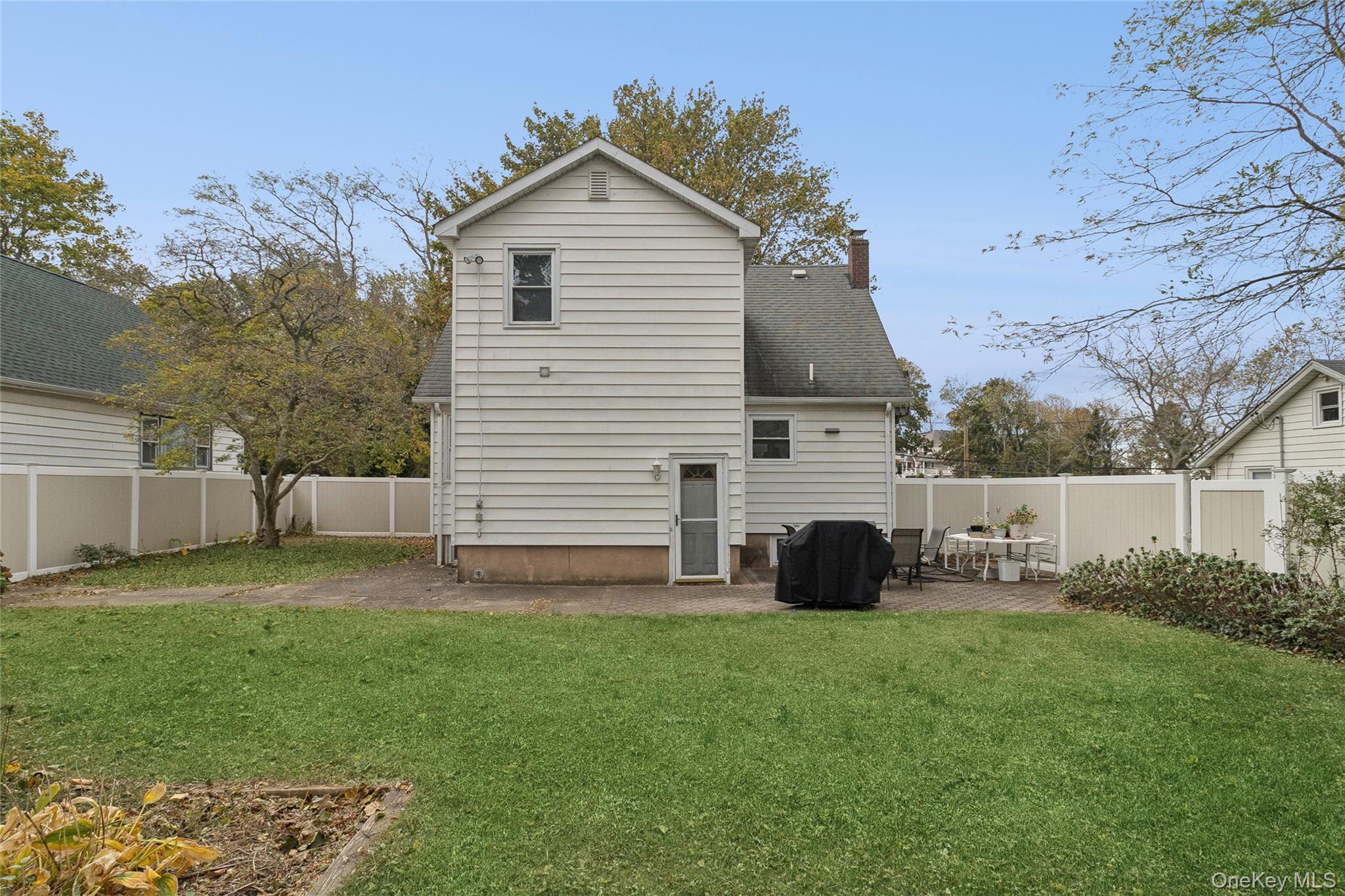 Single Family Hallock Landing Suffolk County, NY 11778, MLS-929973-25