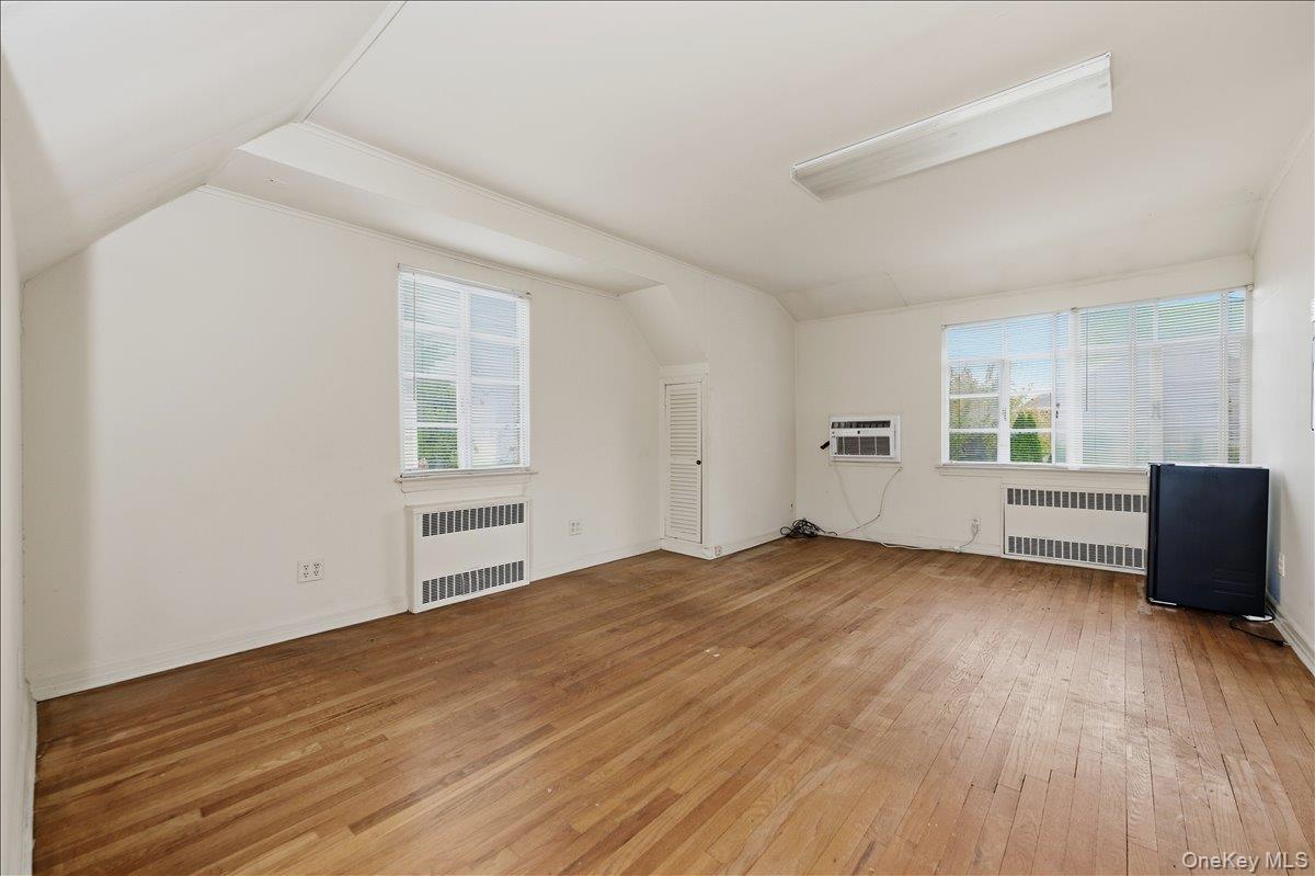 Single Family Colgate  Nassau County, NY 11023, MLS-929974-16